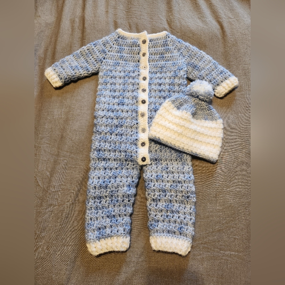 'Snug As A Bug' Handmade Onesie & Beanie Set | 3-6 months